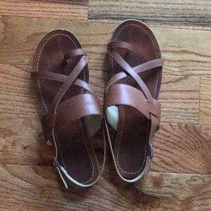 Strapped sandals- brown